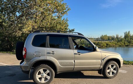 Chevrolet Niva I рестайлинг, 2015 год, 750 000 рублей, 3 фотография