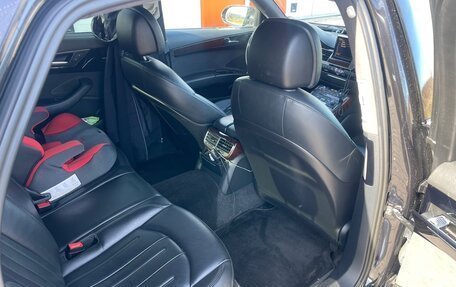 Audi A8, 2012 год, 1 150 000 рублей, 10 фотография