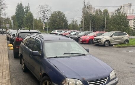 Toyota Avensis III рестайлинг, 1999 год, 170 000 рублей, 1 фотография