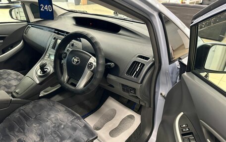 Toyota Prius, 2011 год, 1 129 000 рублей, 10 фотография