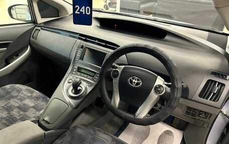 Toyota Prius, 2011 год, 1 129 000 рублей, 11 фотография