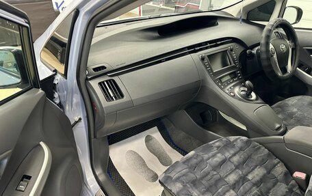 Toyota Prius, 2011 год, 1 129 000 рублей, 12 фотография