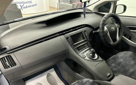Toyota Prius, 2011 год, 1 129 000 рублей, 13 фотография