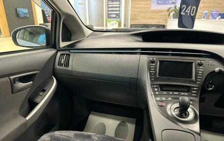 Toyota Prius, 2011 год, 1 129 000 рублей, 14 фотография