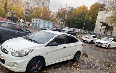 Hyundai Solaris II рестайлинг, 2012 год, 592 000 рублей, 2 фотография