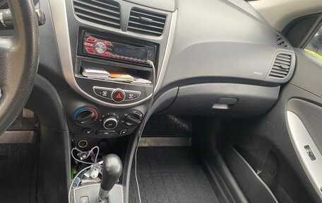 Hyundai Solaris II рестайлинг, 2012 год, 592 000 рублей, 17 фотография