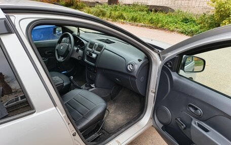 Renault Logan II, 2015 год, 560 000 рублей, 5 фотография