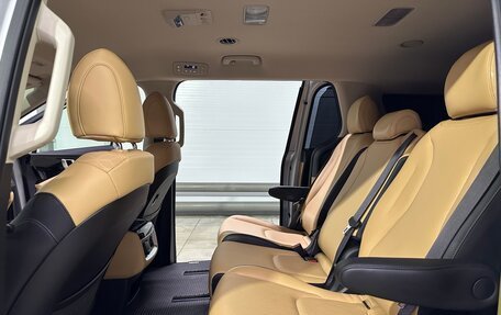 KIA Carnival, 2023 год, 3 900 000 рублей, 33 фотография