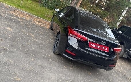 Hyundai Solaris II рестайлинг, 2018 год, 999 000 рублей, 1 фотография