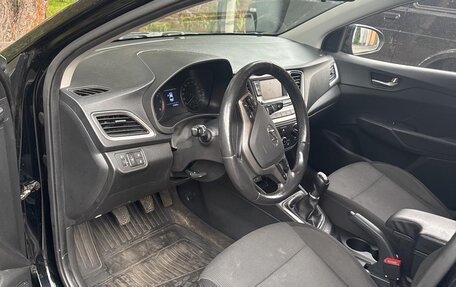 Hyundai Solaris II рестайлинг, 2018 год, 999 000 рублей, 6 фотография