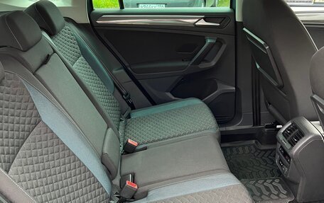 Volkswagen Tiguan II, 2019 год, 2 200 000 рублей, 3 фотография