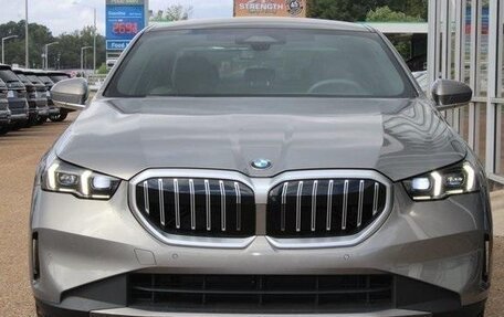 BMW 5 серия, 2025 год, 5 718 000 рублей, 2 фотография