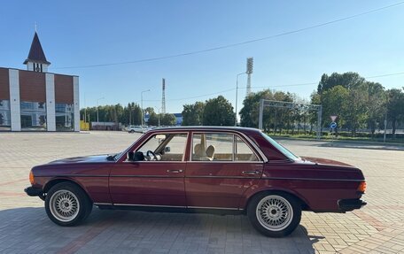 Mercedes-Benz W123, 1976 год, 450 000 рублей, 4 фотография
