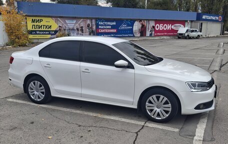 Volkswagen Jetta VI, 2013 год, 1 200 000 рублей, 2 фотография