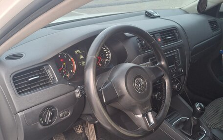 Volkswagen Jetta VI, 2013 год, 1 200 000 рублей, 14 фотография