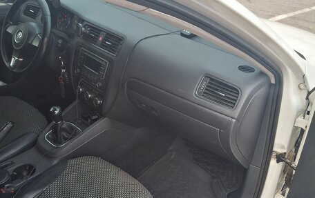 Volkswagen Jetta VI, 2013 год, 1 200 000 рублей, 16 фотография