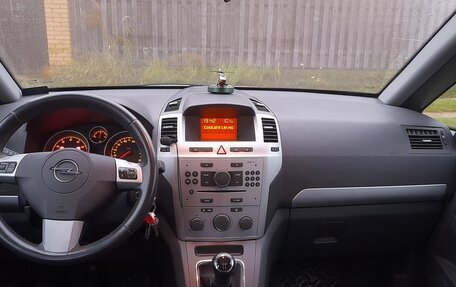 Opel Zafira B, 2011 год, 800 000 рублей, 3 фотография