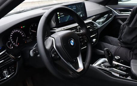 BMW 5 серия, 2019 год, 3 200 000 рублей, 13 фотография