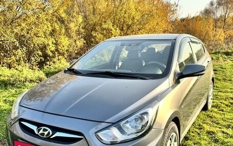 Hyundai Solaris II рестайлинг, 2012 год, 720 000 рублей, 7 фотография