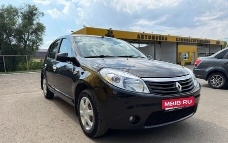 Renault Sandero I, 2014 год, 619 000 рублей, 2 фотография