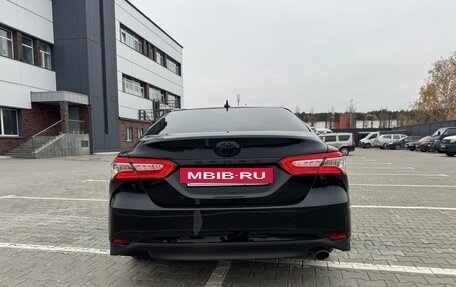 Toyota Camry, 2021 год, 3 300 000 рублей, 6 фотография