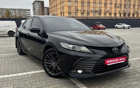Toyota Camry, 2021 год, 3 300 000 рублей, 4 фотография