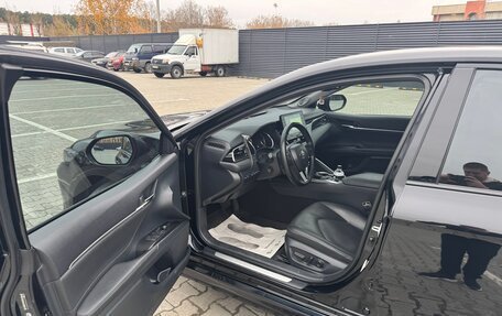 Toyota Camry, 2021 год, 3 300 000 рублей, 9 фотография