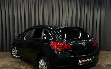 Opel Astra J, 2011 год, 699 777 рублей, 4 фотография