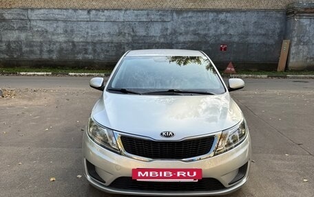 KIA Rio III рестайлинг, 2013 год, 810 000 рублей, 2 фотография