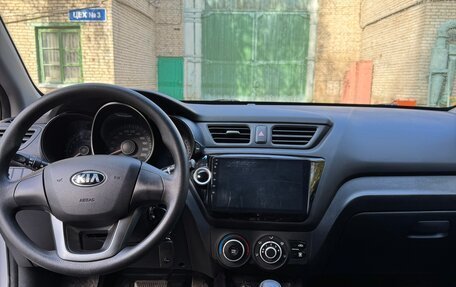 KIA Rio III рестайлинг, 2013 год, 810 000 рублей, 10 фотография