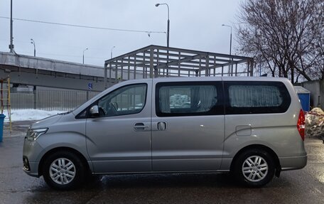 Hyundai H-1 II рестайлинг, 2018 год, 2 550 000 рублей, 4 фотография