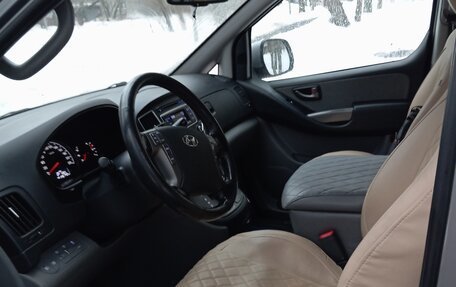 Hyundai H-1 II рестайлинг, 2018 год, 2 550 000 рублей, 9 фотография