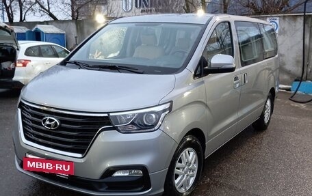 Hyundai H-1 II рестайлинг, 2018 год, 2 550 000 рублей, 7 фотография