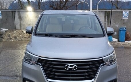 Hyundai H-1 II рестайлинг, 2018 год, 2 550 000 рублей, 3 фотография