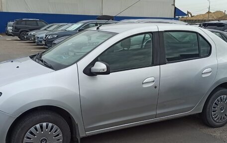 Renault Logan II, 2015 год, 650 000 рублей, 4 фотография