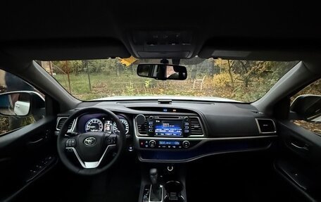 Toyota Highlander III, 2014 год, 3 100 000 рублей, 11 фотография
