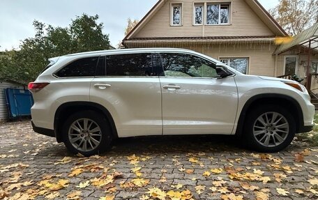 Toyota Highlander III, 2014 год, 3 100 000 рублей, 7 фотография