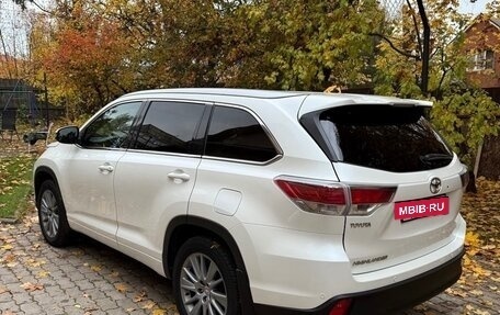 Toyota Highlander III, 2014 год, 3 100 000 рублей, 4 фотография