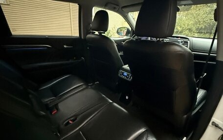 Toyota Highlander III, 2014 год, 3 100 000 рублей, 20 фотография