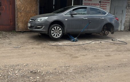 Opel Astra J, 2013 год, 800 000 рублей, 4 фотография