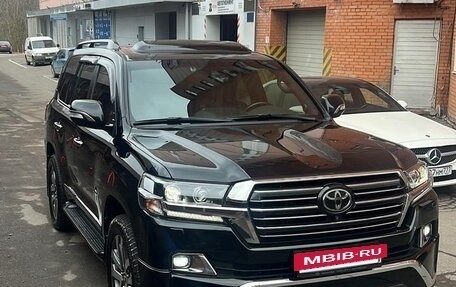 Toyota Land Cruiser 200, 2017 год, 6 550 000 рублей, 3 фотография