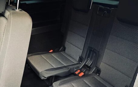 Volkswagen Touran III, 2019 год, 1 650 000 рублей, 7 фотография