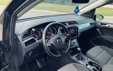 Volkswagen Touran III, 2019 год, 1 650 000 рублей, 4 фотография