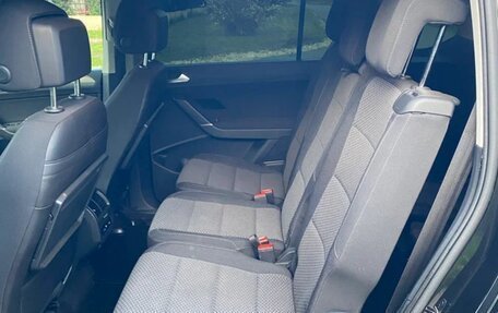 Volkswagen Touran III, 2019 год, 1 650 000 рублей, 6 фотография