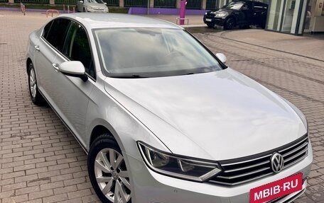 Volkswagen Passat B8 рестайлинг, 2018 год, 1 950 000 рублей, 13 фотография