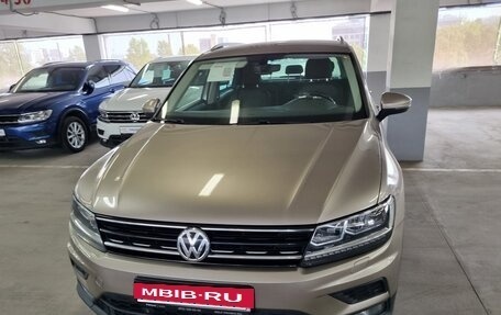 Volkswagen Tiguan II, 2017 год, 1 900 000 рублей, 2 фотография