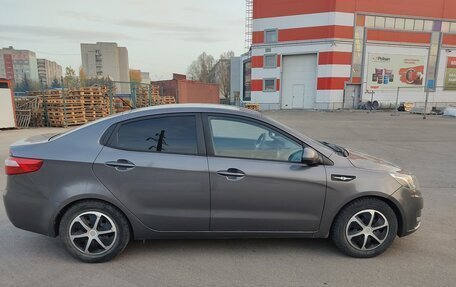 KIA Rio III рестайлинг, 2013 год, 585 000 рублей, 3 фотография