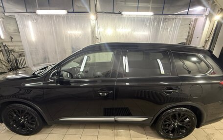 Mitsubishi Outlander III рестайлинг 3, 2019 год, 2 150 000 рублей, 5 фотография