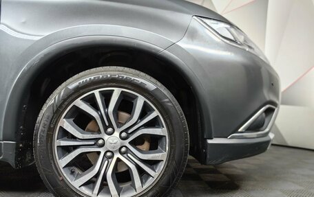 Mitsubishi Outlander III рестайлинг 3, 2016 год, 1 595 000 рублей, 10 фотография