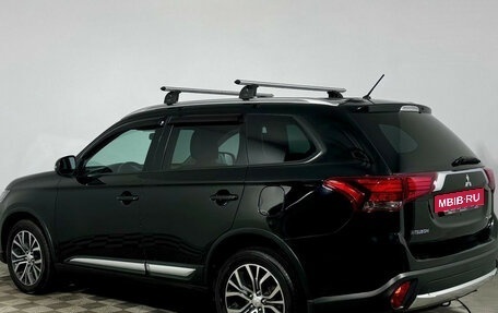 Mitsubishi Outlander III рестайлинг 3, 2016 год, 1 730 000 рублей, 7 фотография